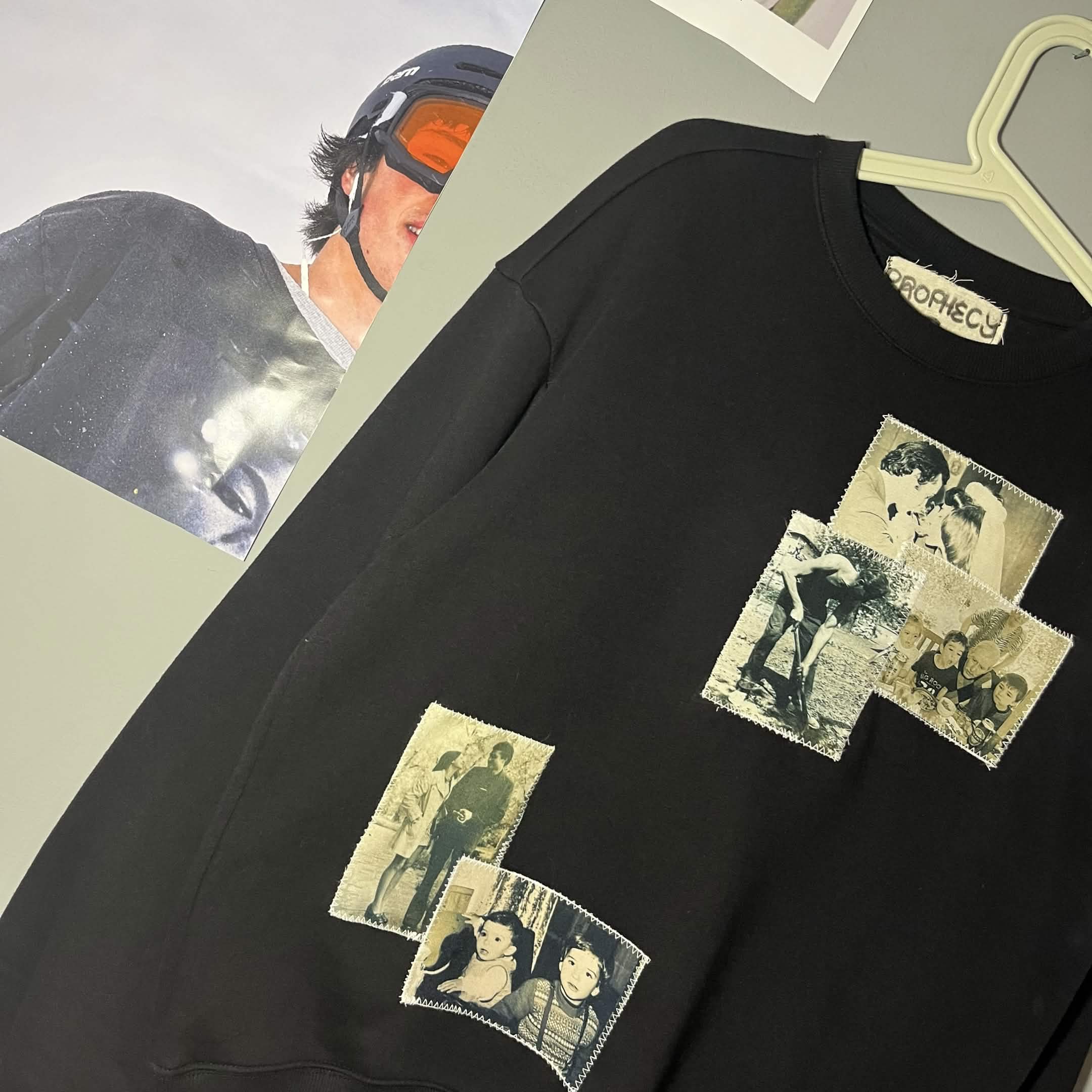 FAMILY CREWNECK